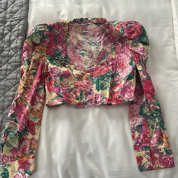 Zara Tops Zara Pink Floral Crop Top Poshmark